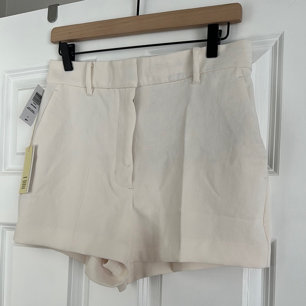 Women's Aritzia Wilfred Cream Shorts